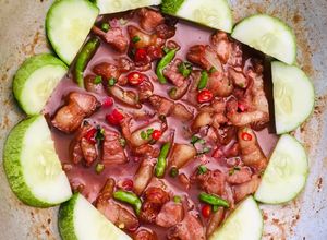 Hình của món Thịt kho mắm ruốc.