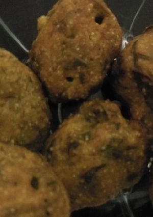 મેથી ગોટા(Methi pakoda recipe in Gujarati) રેસીપી મુખ્ય ફોટો