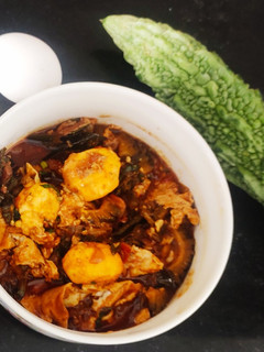 பாகற்காய் முட்டைக் குழம்பு (Bitter guard egg gravy) செய்முறை முக்கிய புகைப்படம்