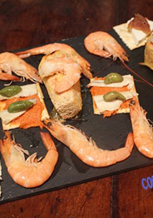 Una foto de Ataúdes de surimi con gambas