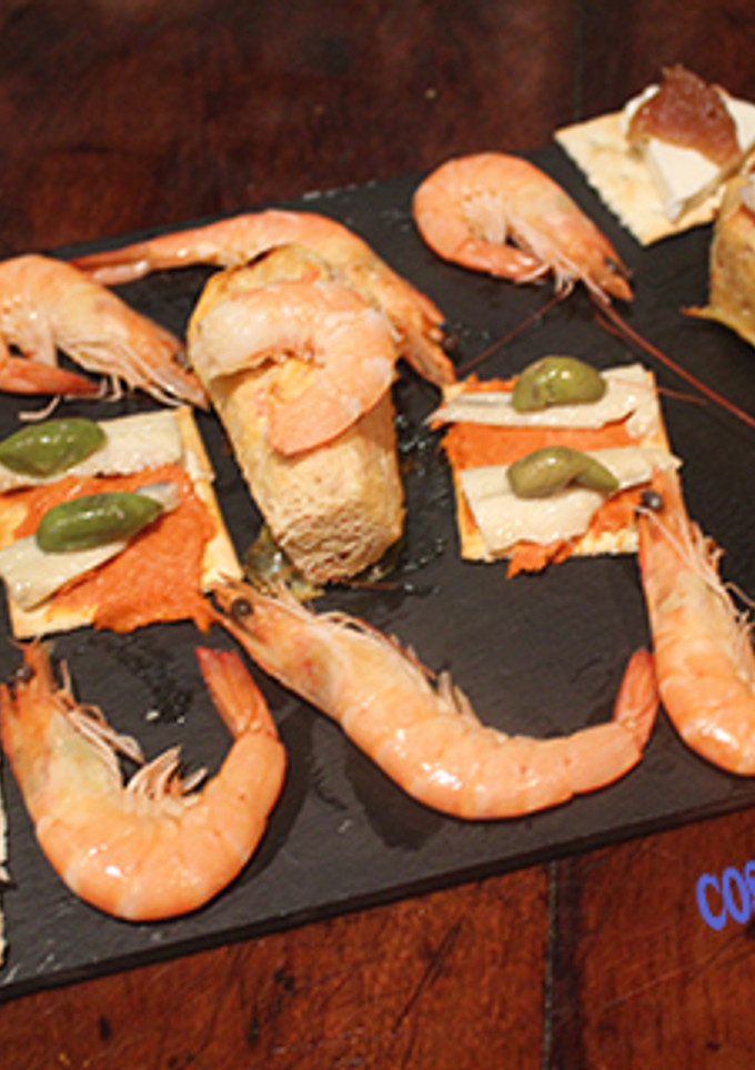 Una foto de Ataúdes de surimi con gambas