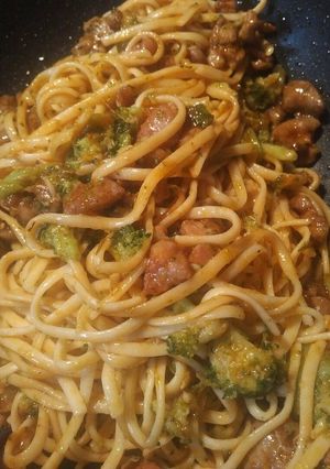 A picture of Pork and Linguine Stirfry.