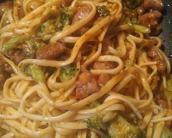 The New Way Prepare Recipe Pork and Linguine Stirfry Very Delicious