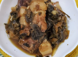 梅乾菜滷五花肉 的食譜成品照片