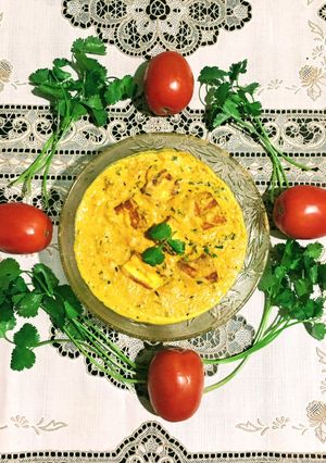 A picture of Tomato Paneer.