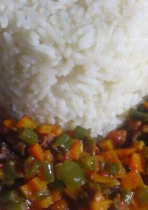 A picture of Vegetable sauce with offals.