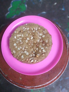 கருப்பட்டி ரவை கேக் (Karuppattu ravai cake recipe in tamil) செய்முறை முக்கிய புகைப்படம்