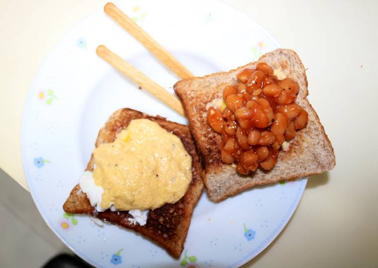 Toast with Eggs Benedict and Baked Beans Toast with Eggs Benedict and Baked Beans
