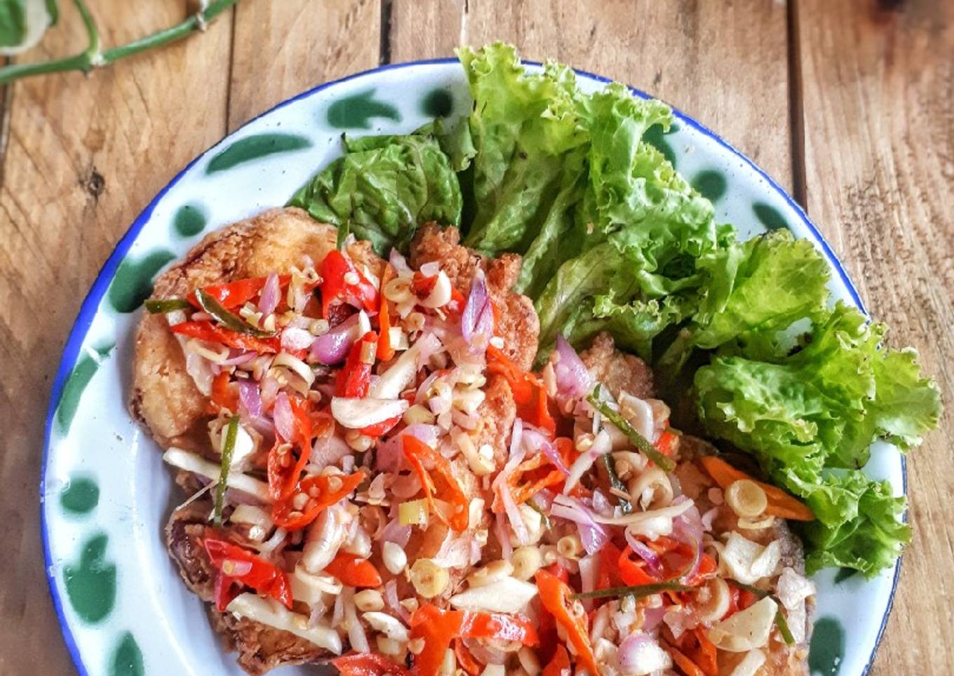 Sambal Matah bercerita tentang telur