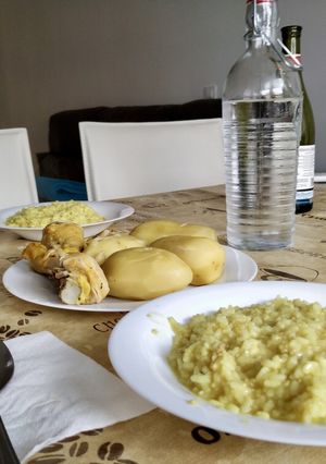 Foto principal de Arroz y quinoa con fondo de pollo y patata