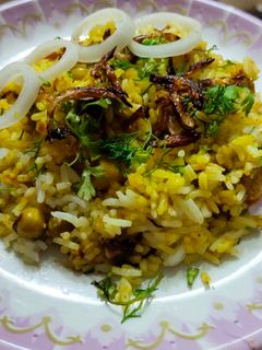 वेज हंडी दम बिर्याणी (veg handi dum biryani recipe in marathi) रेसिपी चे मुख्य फोटो 
