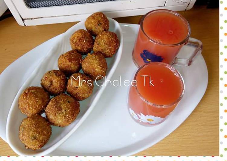 Recipe of Quick Yam balls with orange and watermelon drink