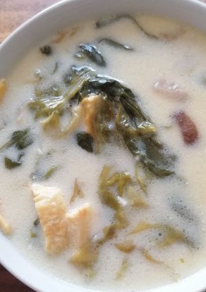 O poză a rețetei Ciorbă de salată verde.