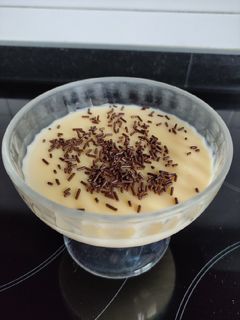 Una foto de Natillas de chocolate blanco en mambo