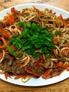 胡蘿蔔牛肉炒麵 的食譜成品照片