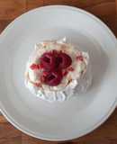 Pavlova de Aquafaba com Chantilly de Coco