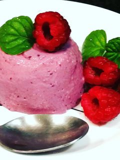 Una foto de Panna Cotta de frambuesas