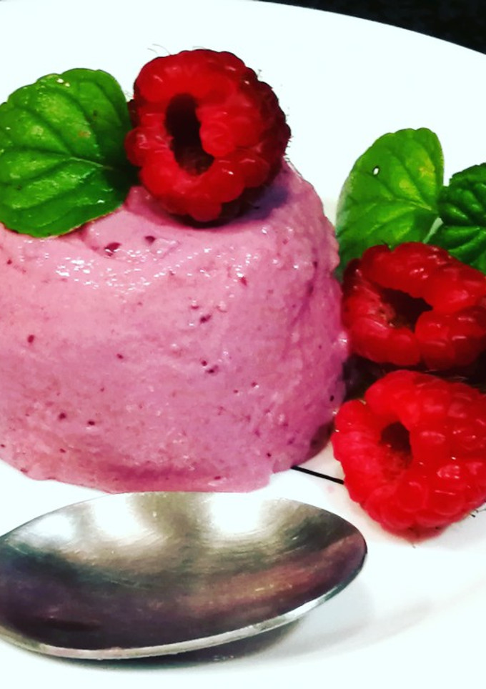 Una foto de Panna Cotta de frambuesas