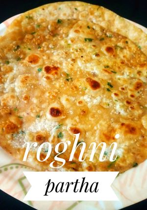 A picture of Roghni paratha.