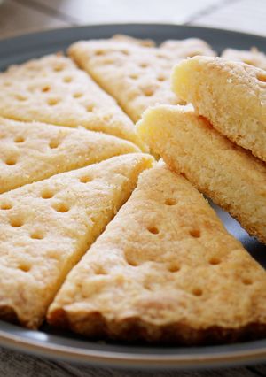 A picture of Quick, Easy! Cheese Shortbread (Cheese Butter Cookies) 🧀.