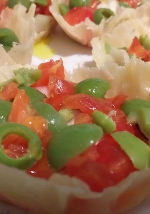 Foto di Cestini di parmigiano all'insalata