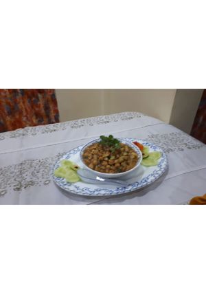 A picture of Khatta Meetha chola.