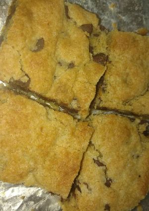 A picture of Medicated Chocolate Chip Cookie Squares.