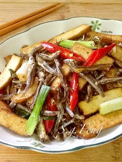 豆干炒小魚乾 的食譜成品照片