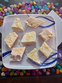 खरवस बर्फी (kharwas barfi recipe in Hindi) रेसिपी मुख्य फोटो