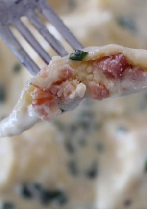 Una foto de Raviolones de mozzarella & panceta ahumada