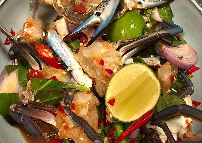 สูตร ยำปูม้าสด (Fresh Blue Crabs Spicy Salad) โดย Victoria - Cookpad