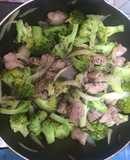 Bông cải xào thịt