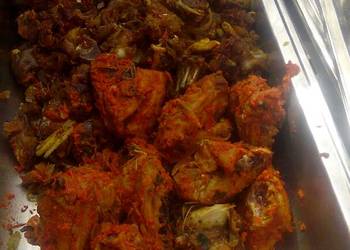 Easiest Way to Recipe Yummy Chicken periperi and sauced goat meat