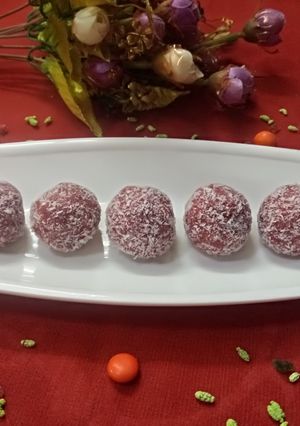 A picture of Coconut & strawberry truffles.