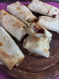 Una foto de Rollitos con tortillas integrales