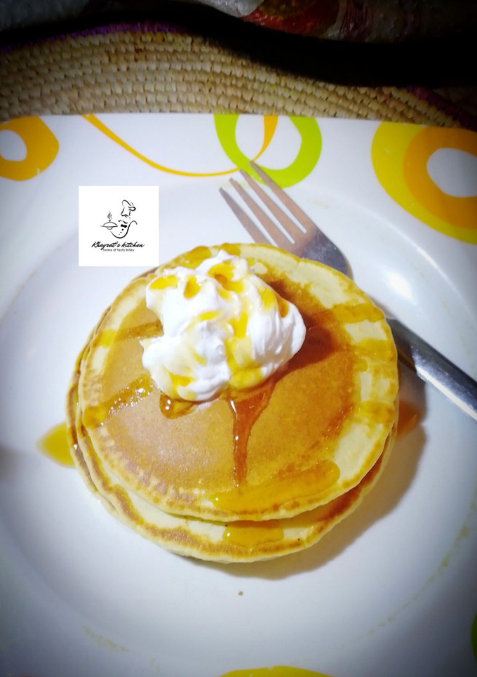 A picture of Pancake recipe with toppings.