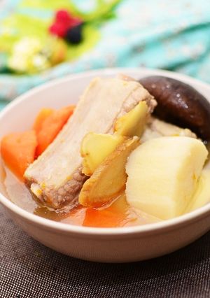 山藥排骨紅蘿蔔湯 的食譜成品照片