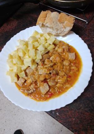 Una foto de Guiso de otoño con garbanzos y carne de cochino