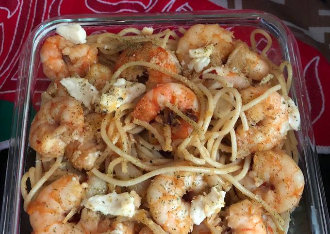 Simple Way to Prepare Homemade Garlic shrimp with pasta