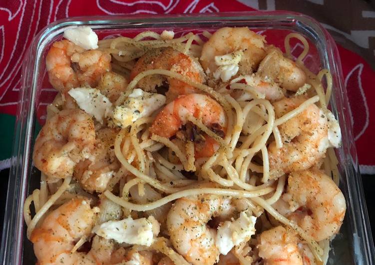 Recipe of Favorite Garlic shrimp with pasta