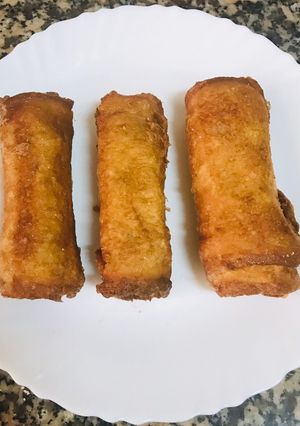 A picture of Sausage rolls.
