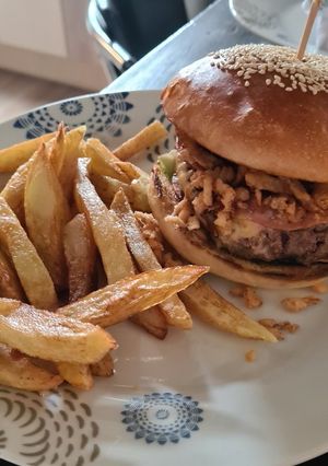 Une photo de Burger maison 🏠🍔