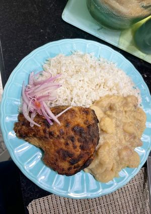 Una foto de Pallares cremosos con pescado frito !