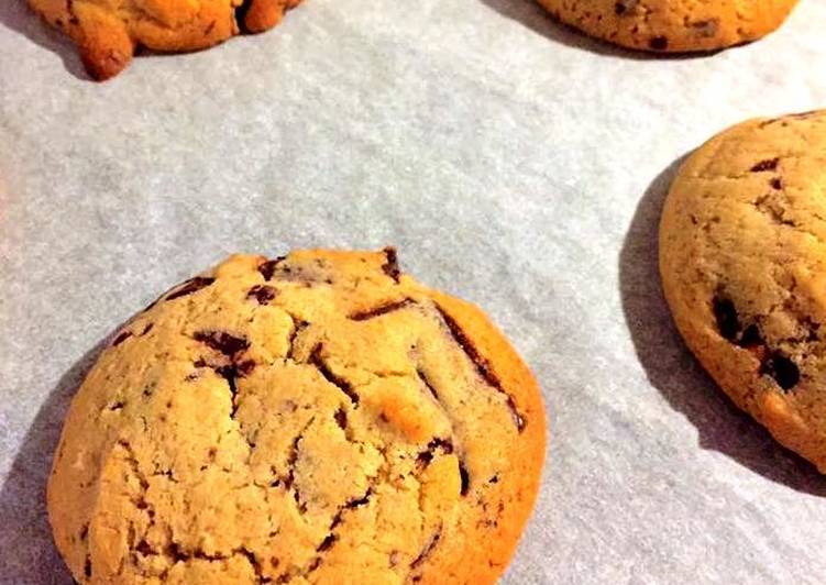 How to Make Super Quick Homemade Vegan Gluten free Chocolate Chip Cookie