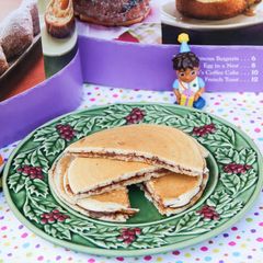 Dorayaki / Japanese Pancakes / Dora Cakes A picture of Dorayaki / Japanese Pancakes / Dora Cakes.