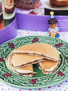 A picture of Dorayaki / Japanese Pancakes / Dora Cakes.