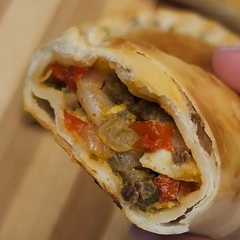 Una foto de Empanadas de carne cortada a cuchillo🥟