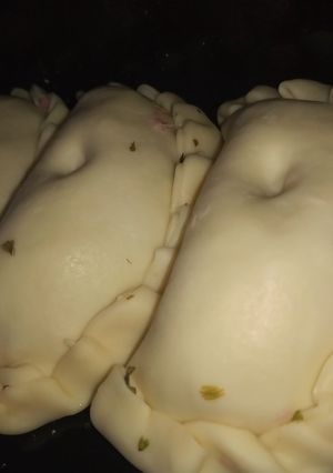 Una foto de Empanadas de jamón y queso