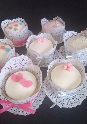Una foto de Cupcake de vainilla húmedos