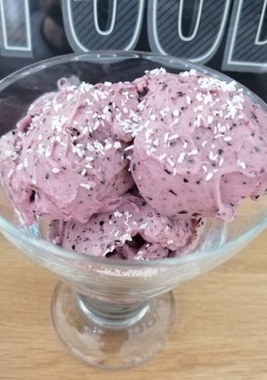 Une photo de Sorbet banane myrtille vegan